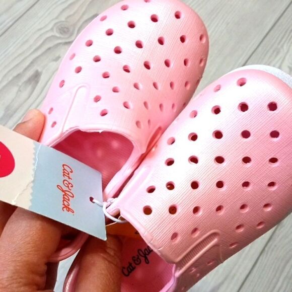 (73-3635)  🔥3/$20🔥  Cat & Jack  Shoes  Sz 5 - Picture 9 of 9